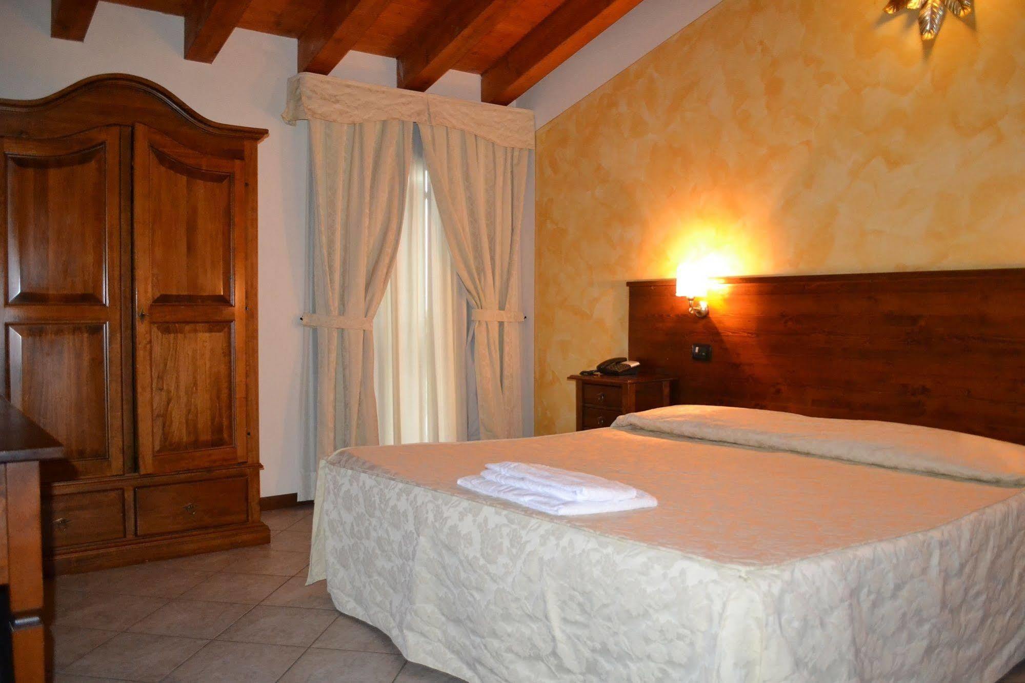 Albergo La Piana Ghedi Zewnętrze zdjęcie